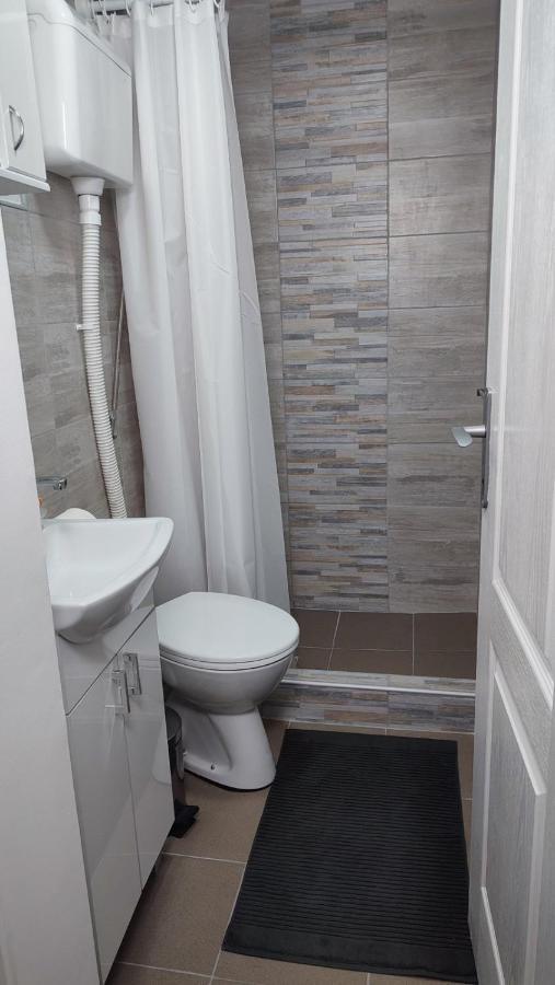 Airport Apartment Air Surcin Экстерьер фото